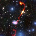 Cette galaxie radio géante chamboule nos connaissances en astrophysique �