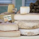 À Une étude surprenante établit un lien entre fromage et cognition