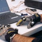¶ Des gants pour "entendre" par le toucher