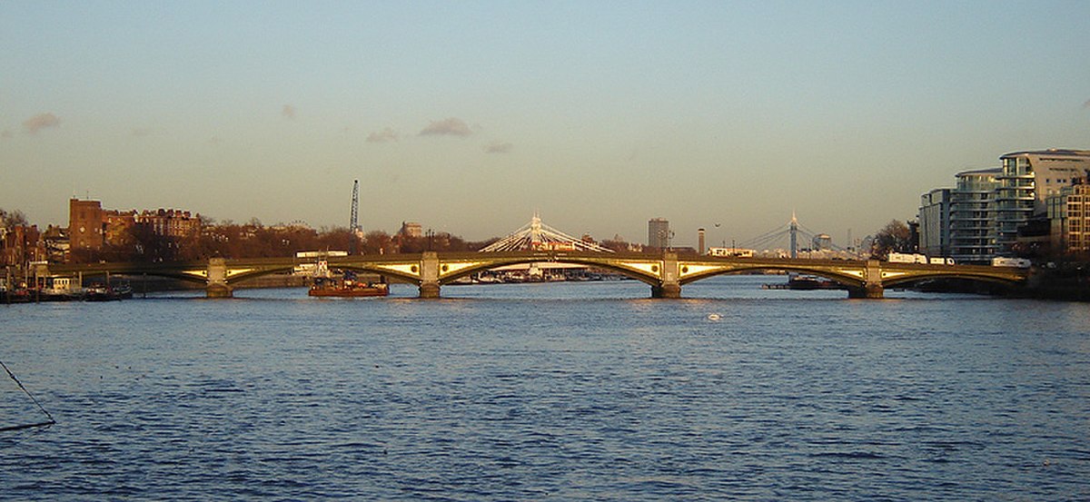 Battersea bridge 1.jpg