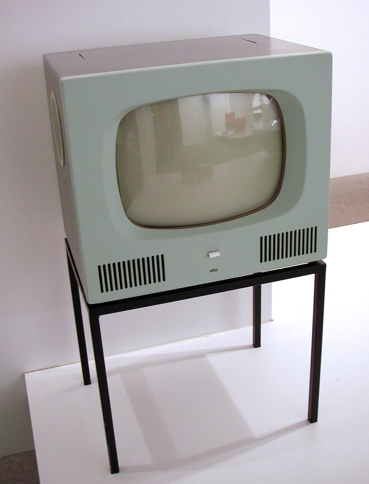 Téléviseur allemand en 1958 (Braun HF 1)