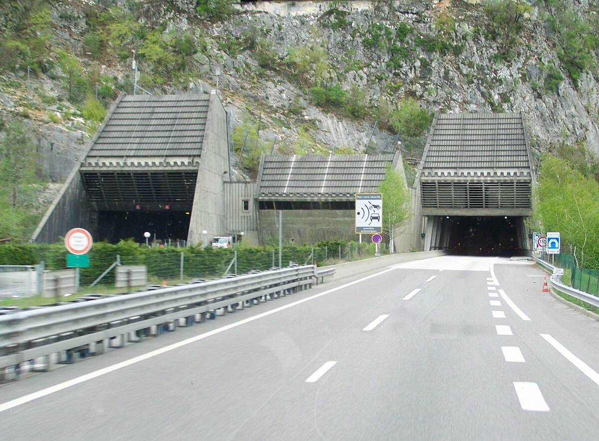 Entrée ouest - Tunnel de l'Épine.JPG