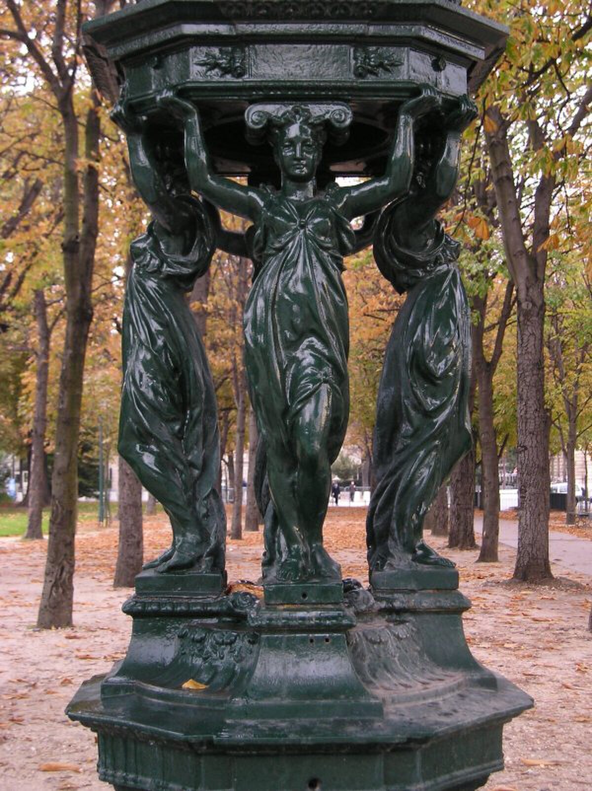 Fontaine Wallace au bas de l'avenue des Champs-Élysées