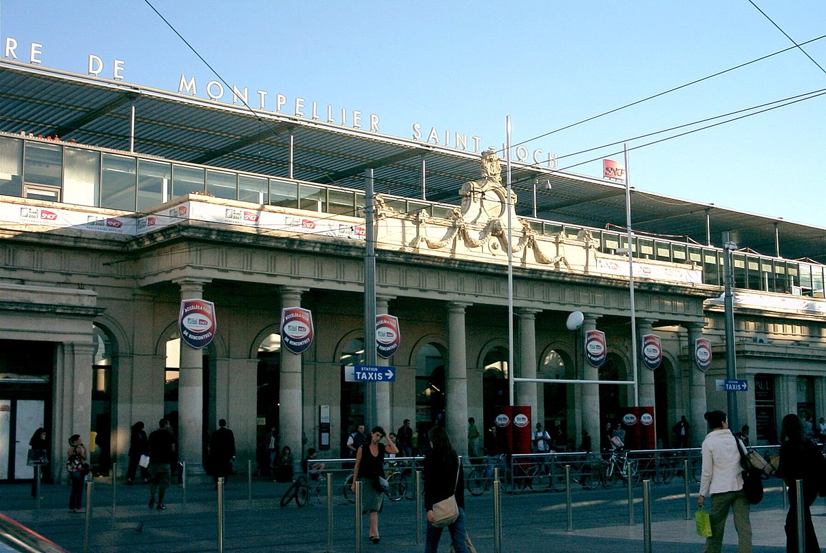 La façade de la gare