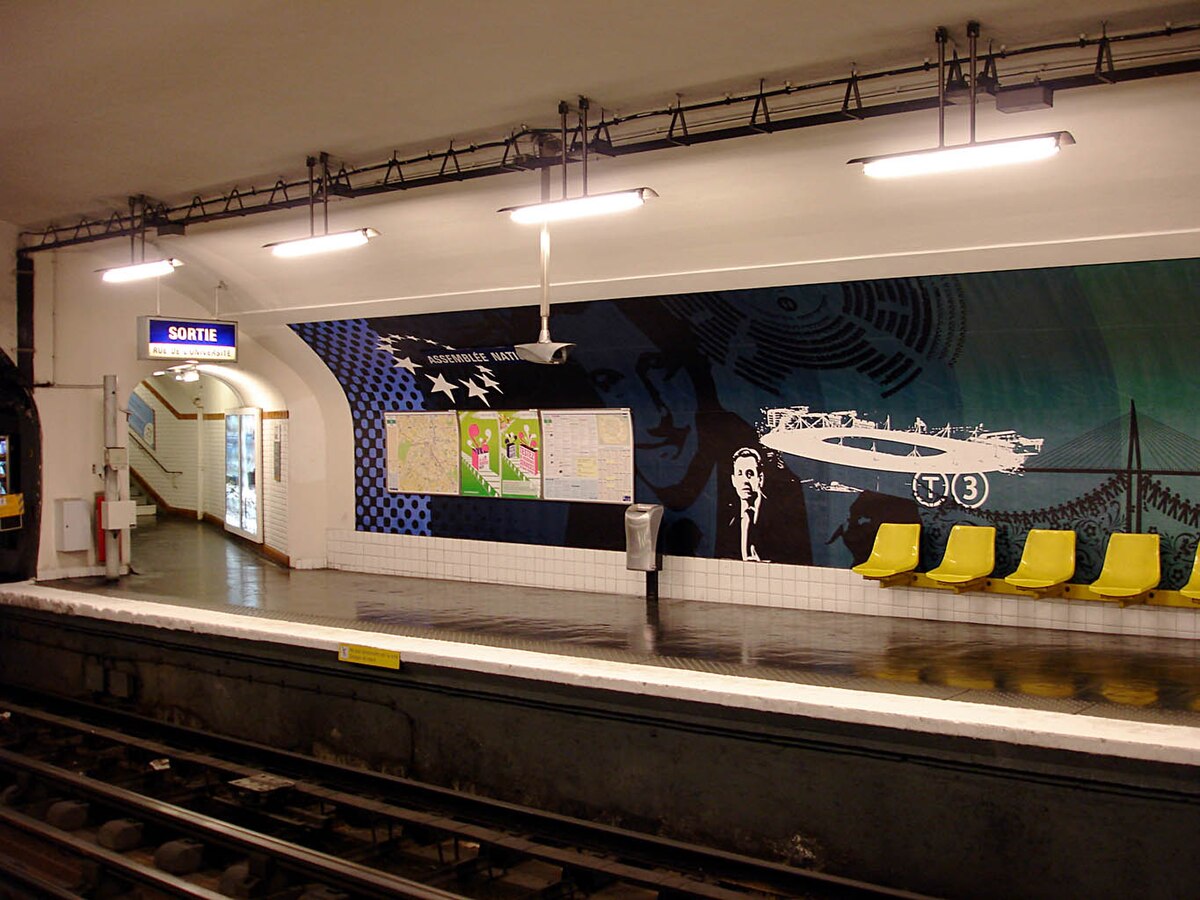 Metro de Paris - Ligne 12 - Assemblee Nationale 07.jpg