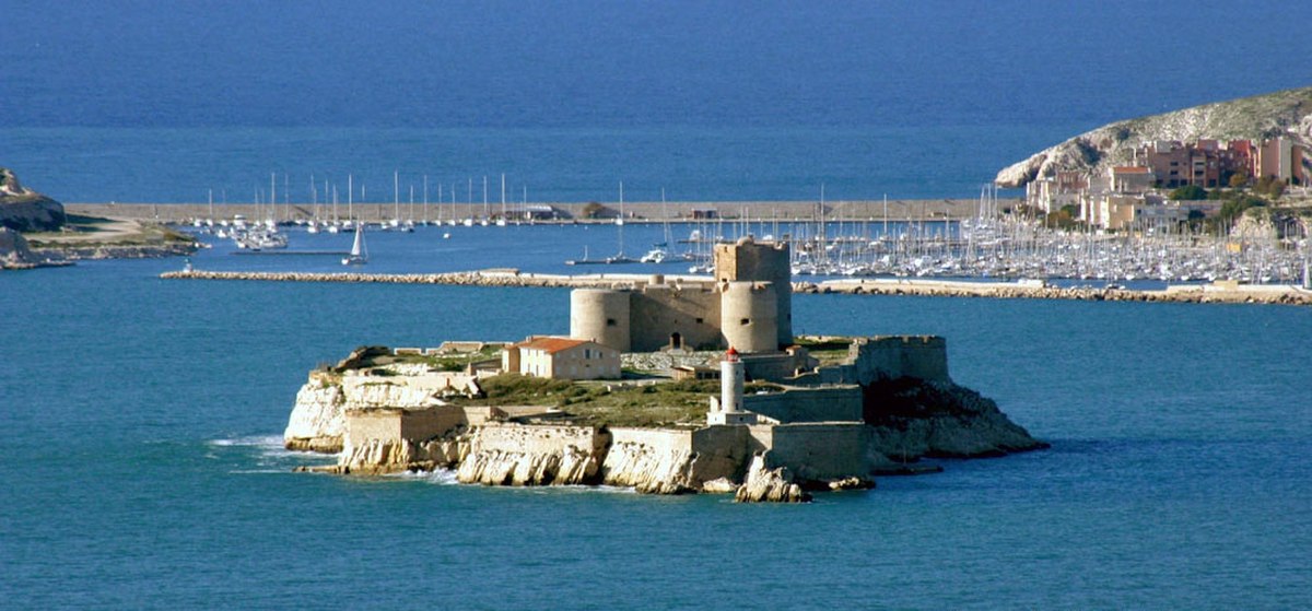Le Château d'If vu de Marseille.
