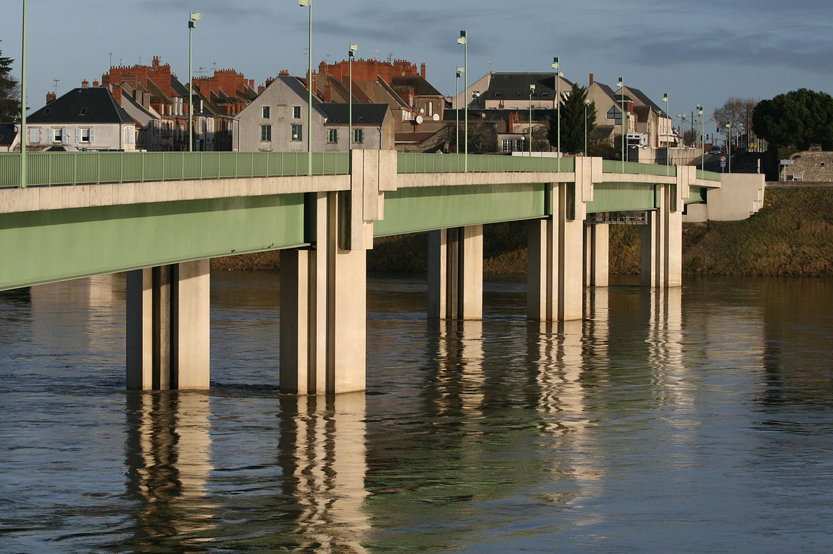 Pont de Jargeau (10).JPG