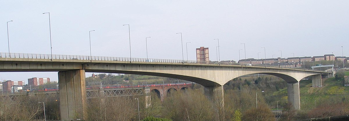 Redheugh Bridge, River Tyne.jpg