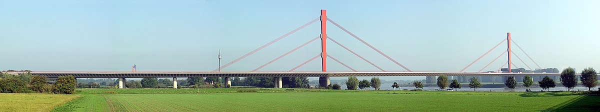Rheinbrücke A42.jpg