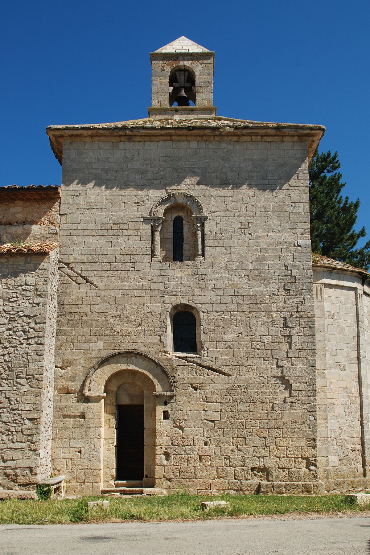 Église De Saint-Trinit - Définition Et Explications