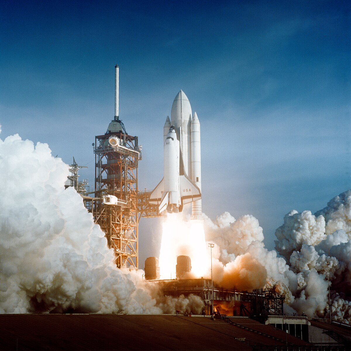 Lancement de la navette spatiale Columbia le 12 avril 1981.