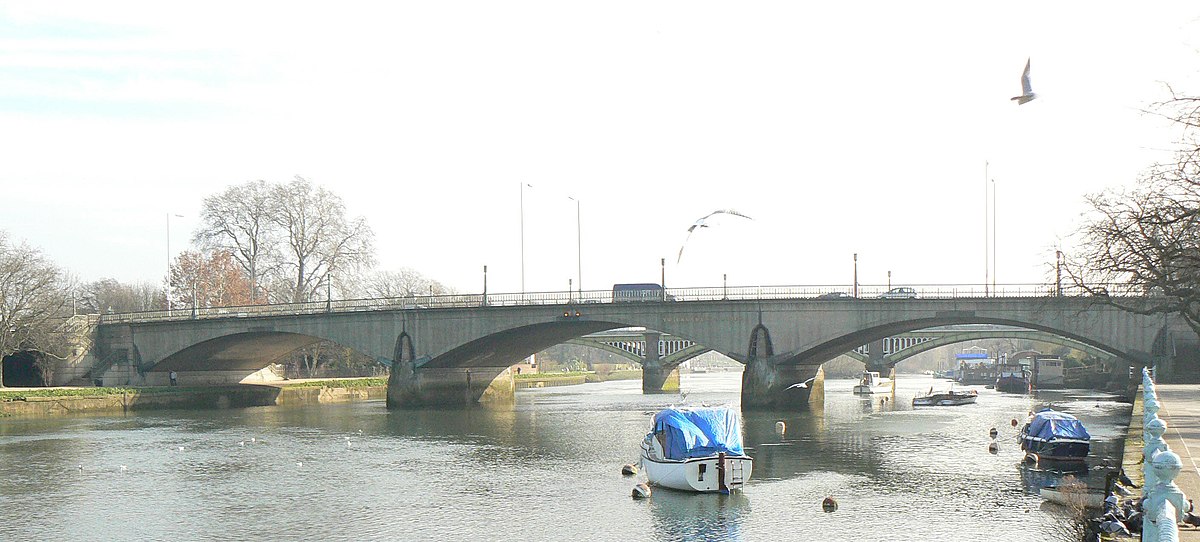 Twickenham Bridge 320r1.jpg