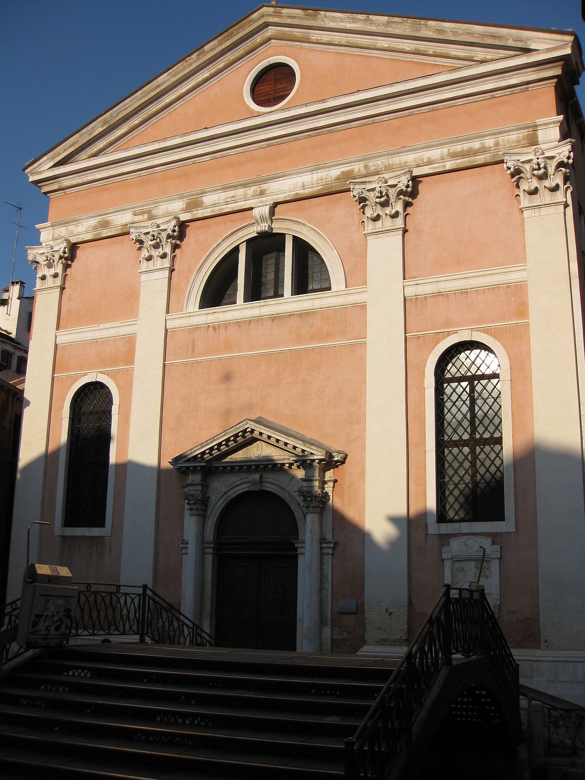 Église San Luca Evangelista - Définition et Explications