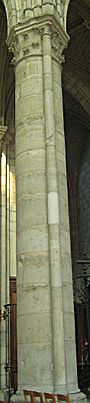 Exemple de pilier soissonnais (cathédrale de Soissons)