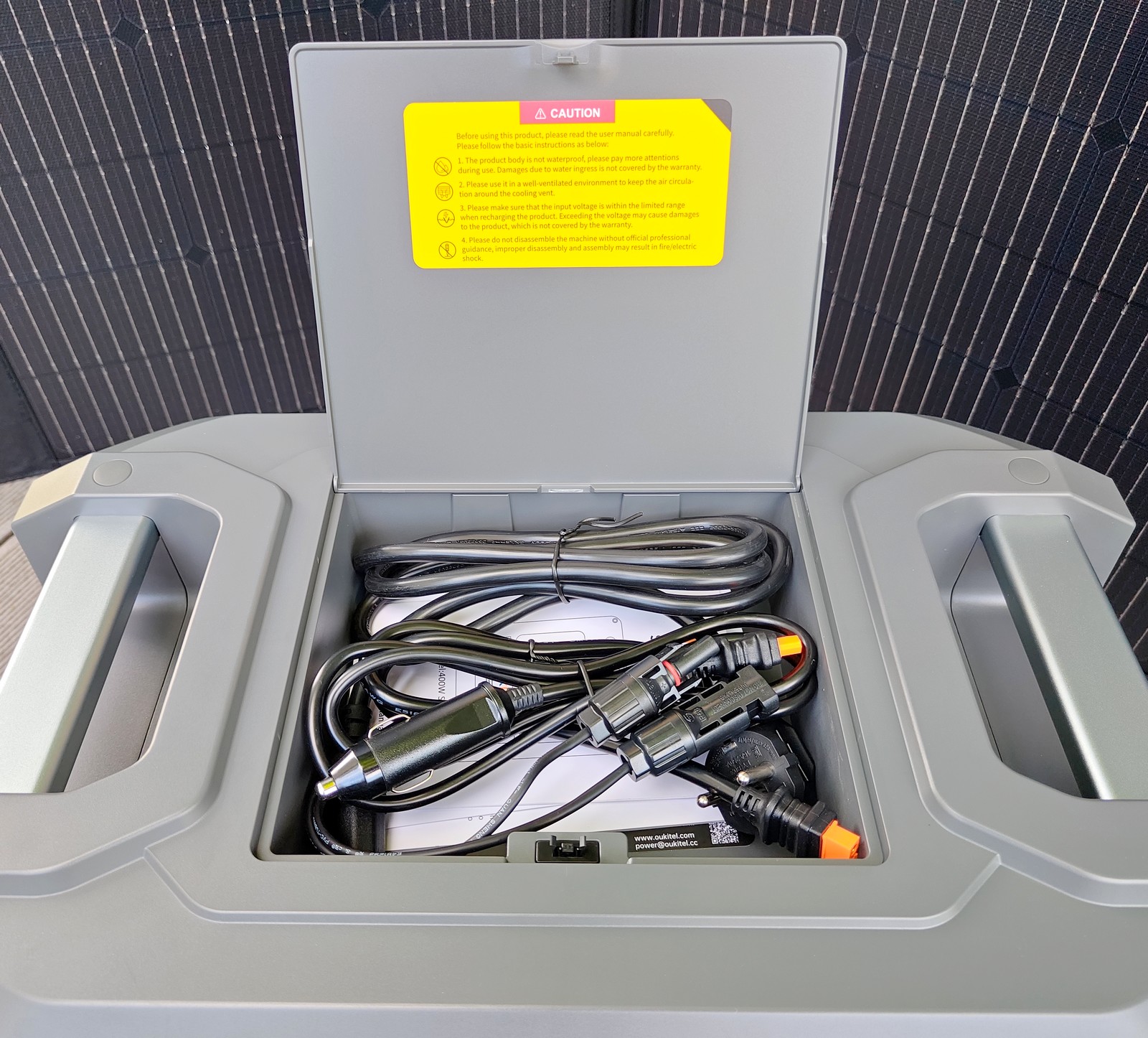 Test de l'Oukitel BP2000: Un générateur électrique massif, polyvalent et  modulaire