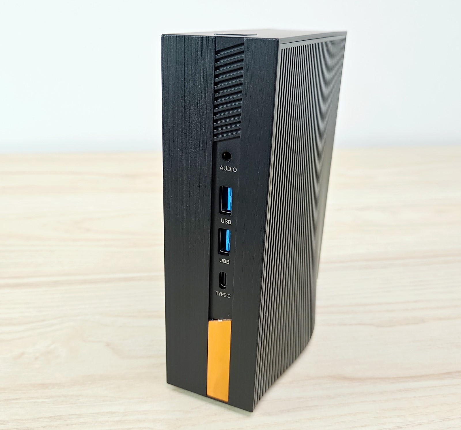 Test mini-PC Acemagic AD15: un format vertical à découvrir