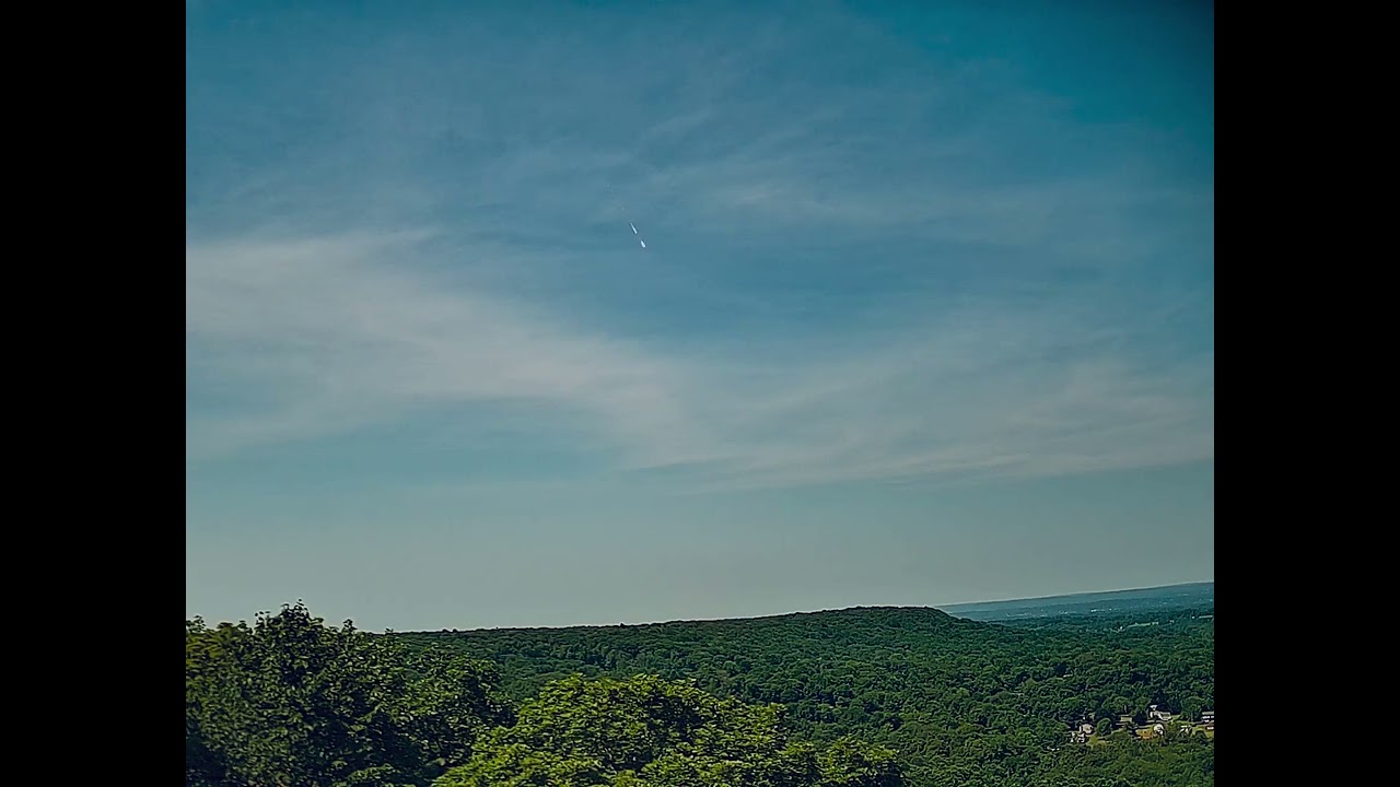 Meteor explodes over New York