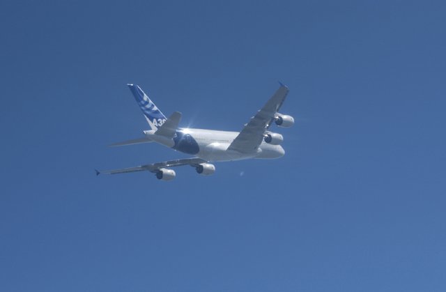 Etudier économiquement la fatigue des matériaux des avions