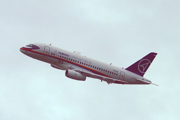 Bourget 2009 : présentation du Sukhoï Superjet 100 (SSJ 100)