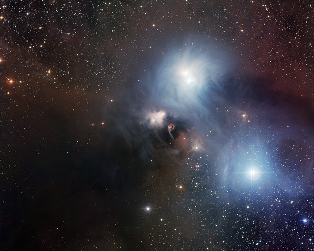 R Coronae Australis : Une aquarelle cosmique