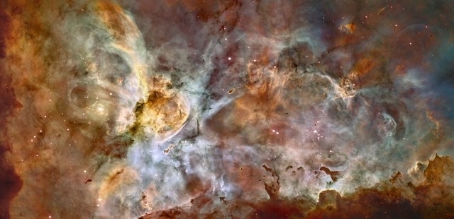 Vaste panoramique sur la Nébuleuse de la Carène, par Hubble
