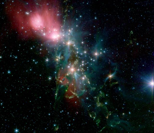 Des douzaines de Soleils qui naissent dans le chaos