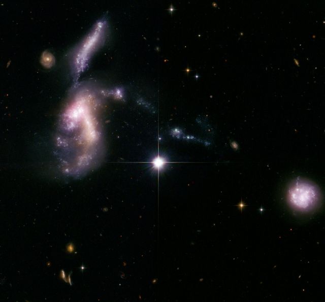 L'espace jurassique: les galaxies anciennes s'assemblent après des milliards d'années