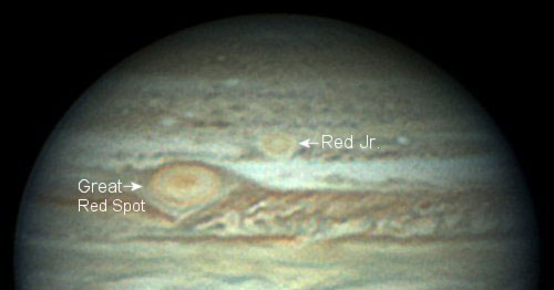 Les deux taches rouges de Jupiter vont se rencontrer