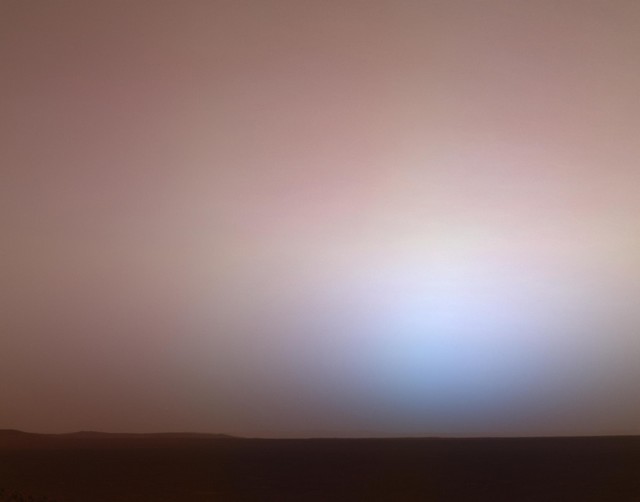 Crépuscule martien au-dessus du cratère de Gusev