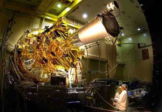 La sonde Gravity Probe B achève sa mesure de la déformation de l'espace-temps