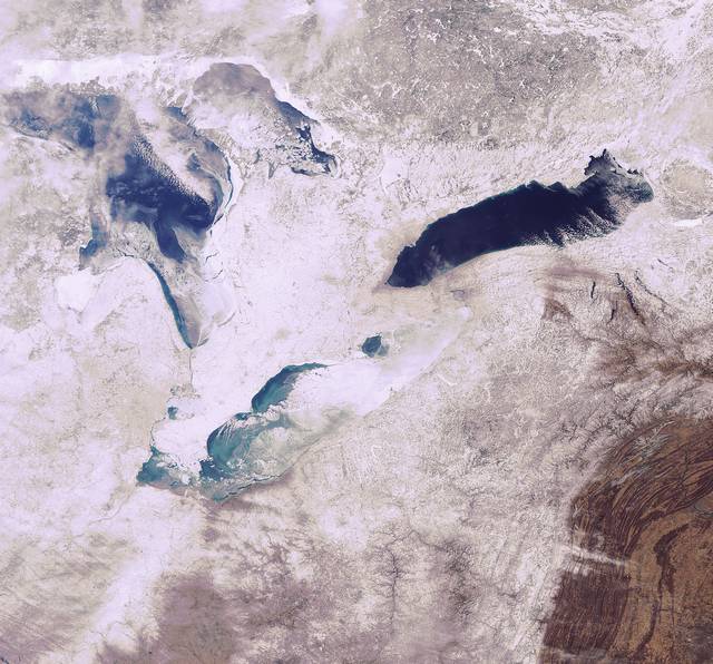 Les Grands Lacs sous la glace vus de l’espace