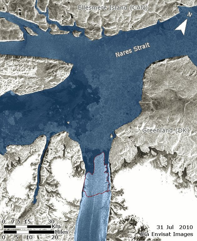 Vu de l'espace: un iceberg géant qui pénètre dans un détroit