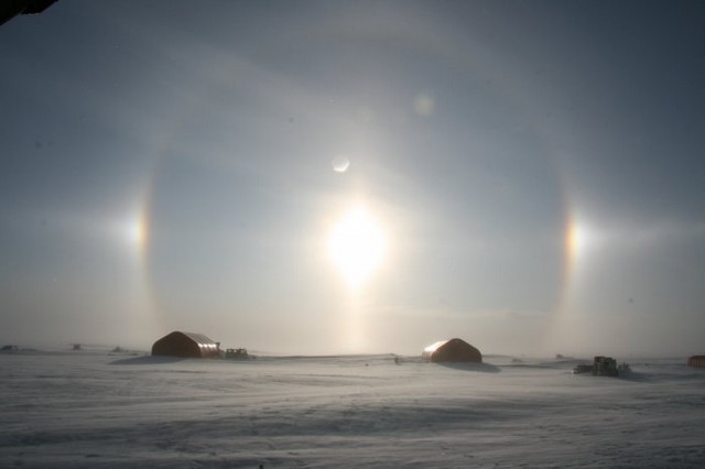 Climatologie : le forage dans la glace sur le site Groenlandais de NEEM atteint le socle rocheux
