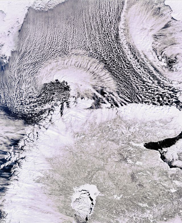 Des rues de nuages scandinaves vues de l’espace