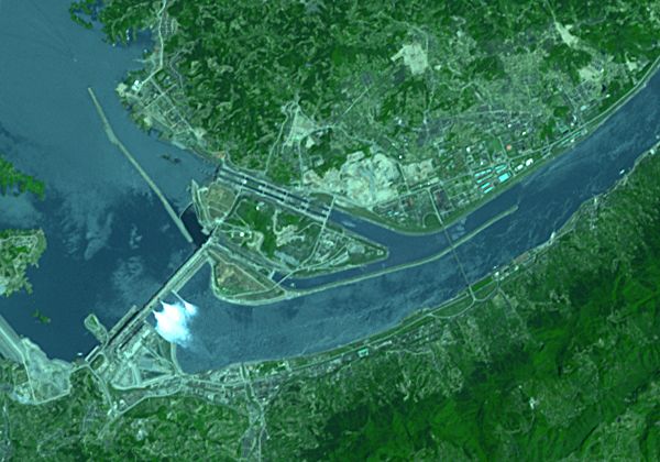 Le barrage chinois des Trois Gorges vu de l’espace