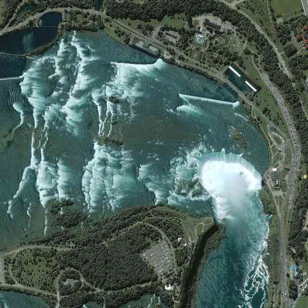 Les Chutes du Niagara vues de l'espace