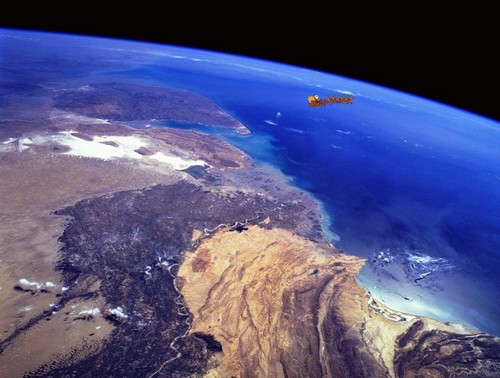 Un bien étrange engin aérospatial vu depuis l'ISS - Joyeux Noël !