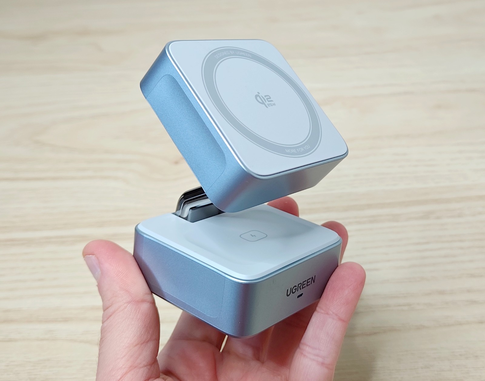 Chargeur UGREEN MagFlow : un bon plan 2-en-1 pour iPhone et AirPods