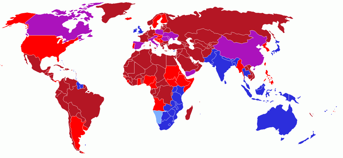 Carte du monde montrant les sens de circulation de chaque pays et les changements éventuels.?? Conduite à droite?? Conduite actuelle à droite, par le passé à gauche?? Conduite à gauche?? Conduite actuelle à gauche, par le passé à droite?? Conduite actuelle à droite, par le passé à gauche et à droite à l'intérieur même des frontières