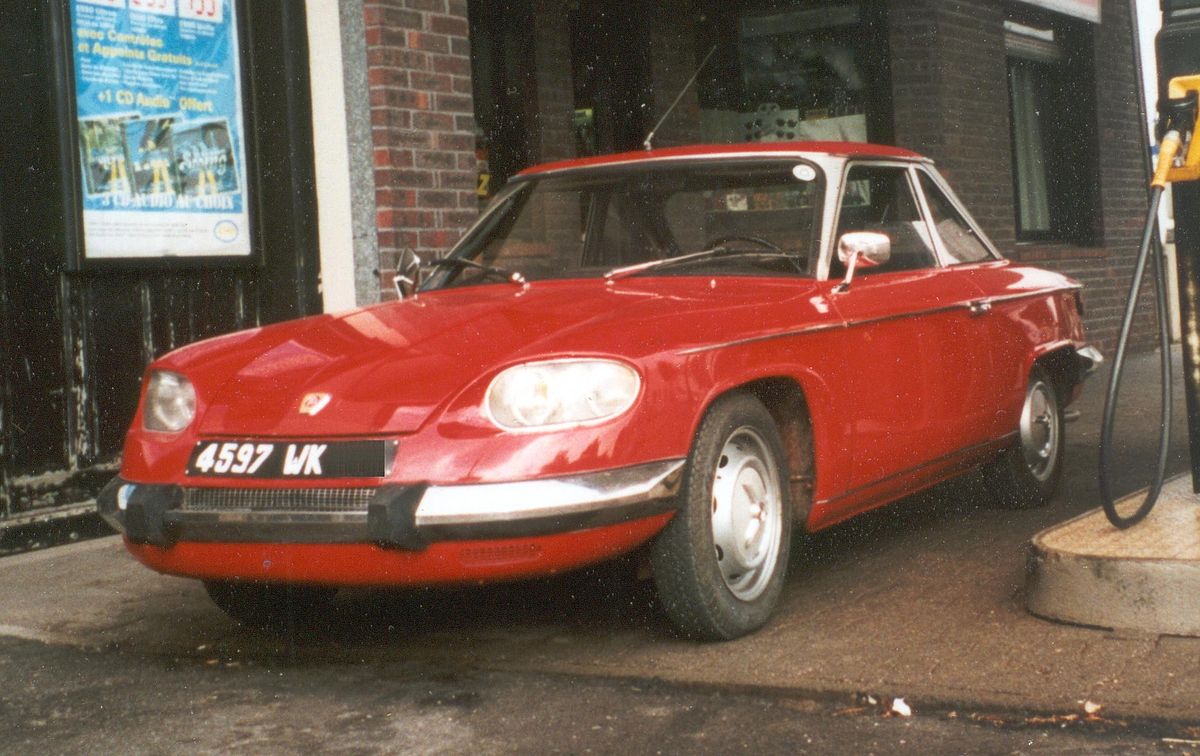 Panhard 24