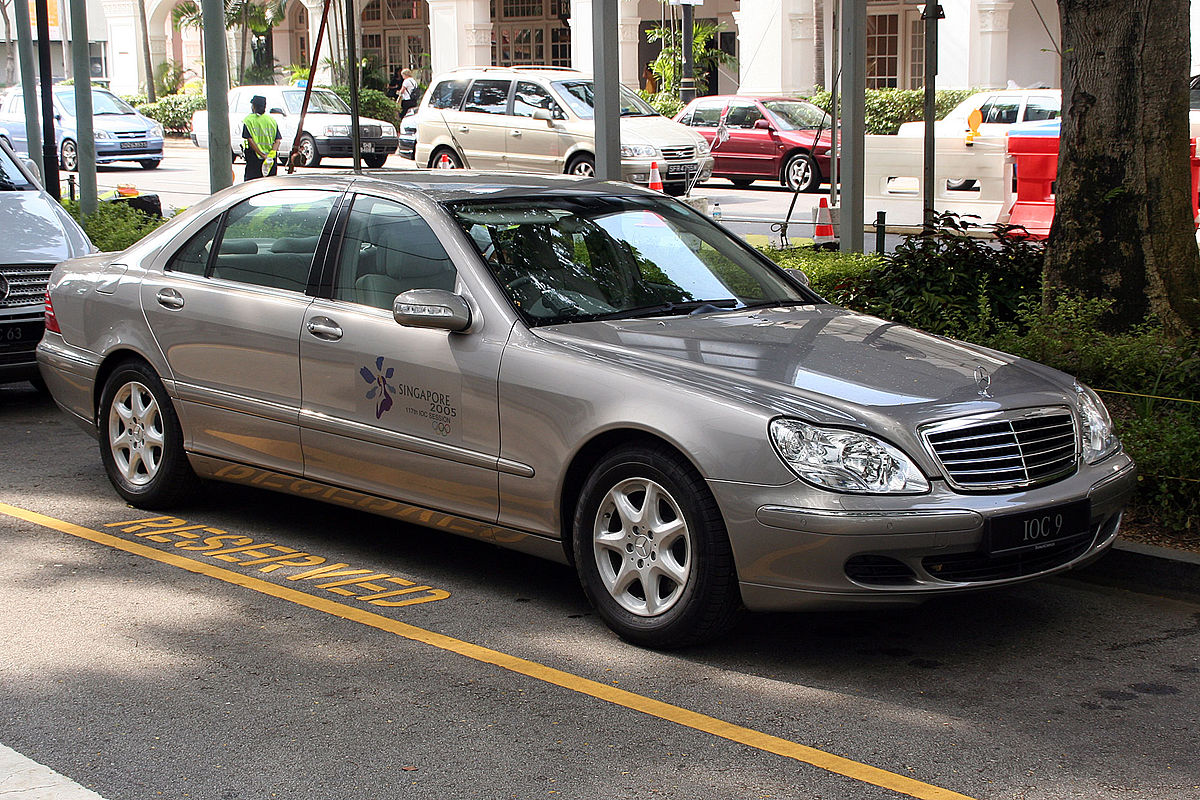 Mercedes-Benz W220