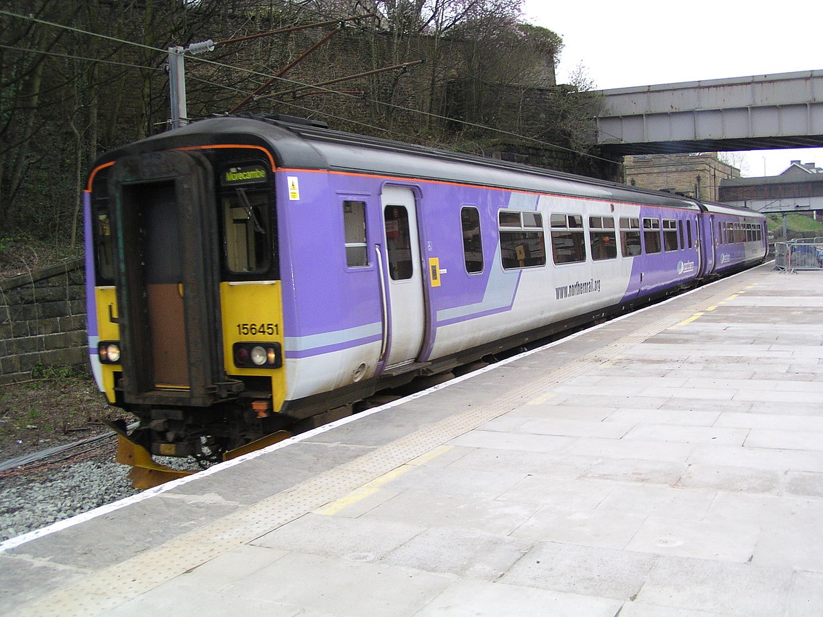 Rame Classe 156 n° 156451 à Lancaster en avril 2005