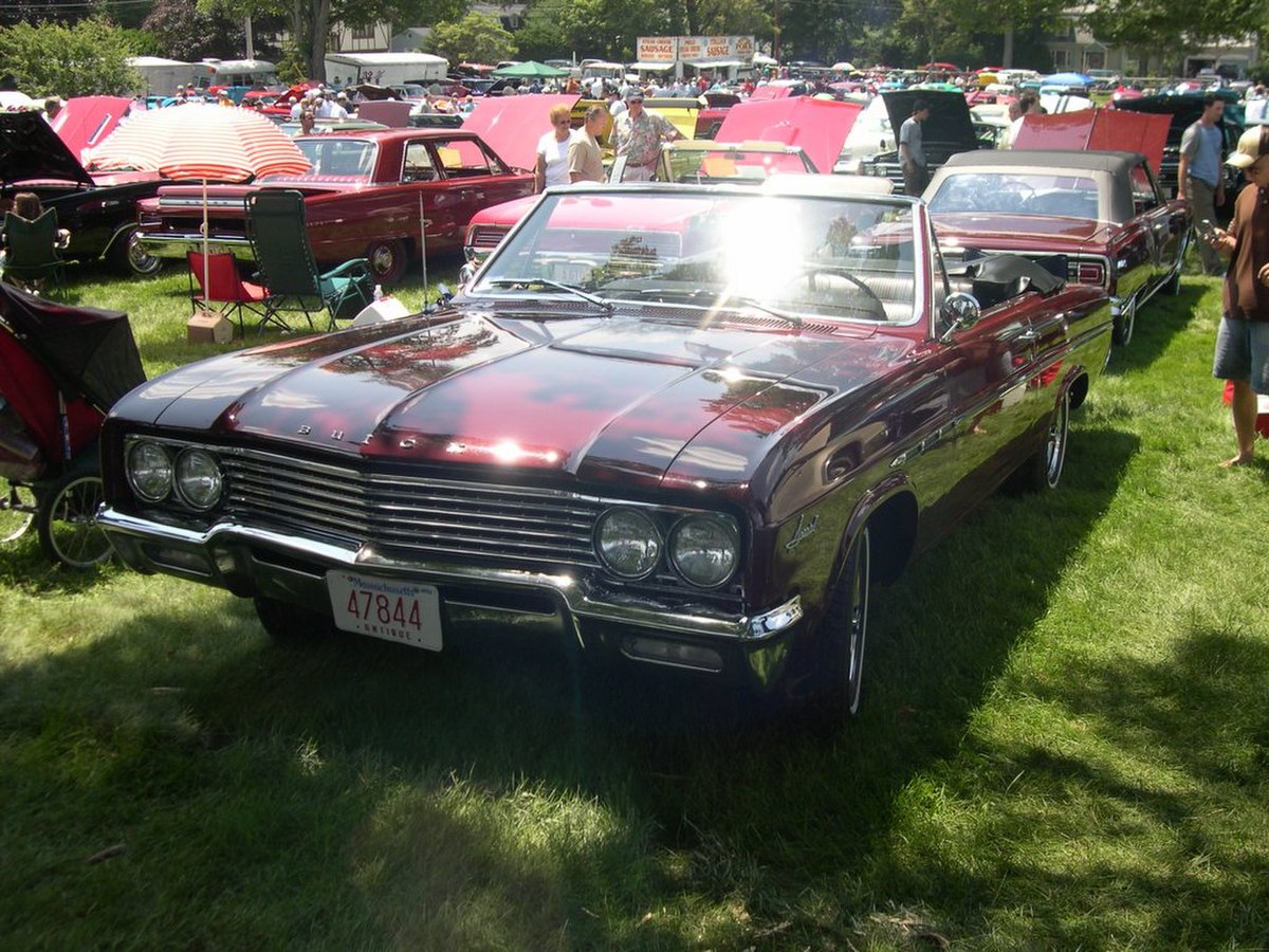 Une Buick Special cabriolet de 1965