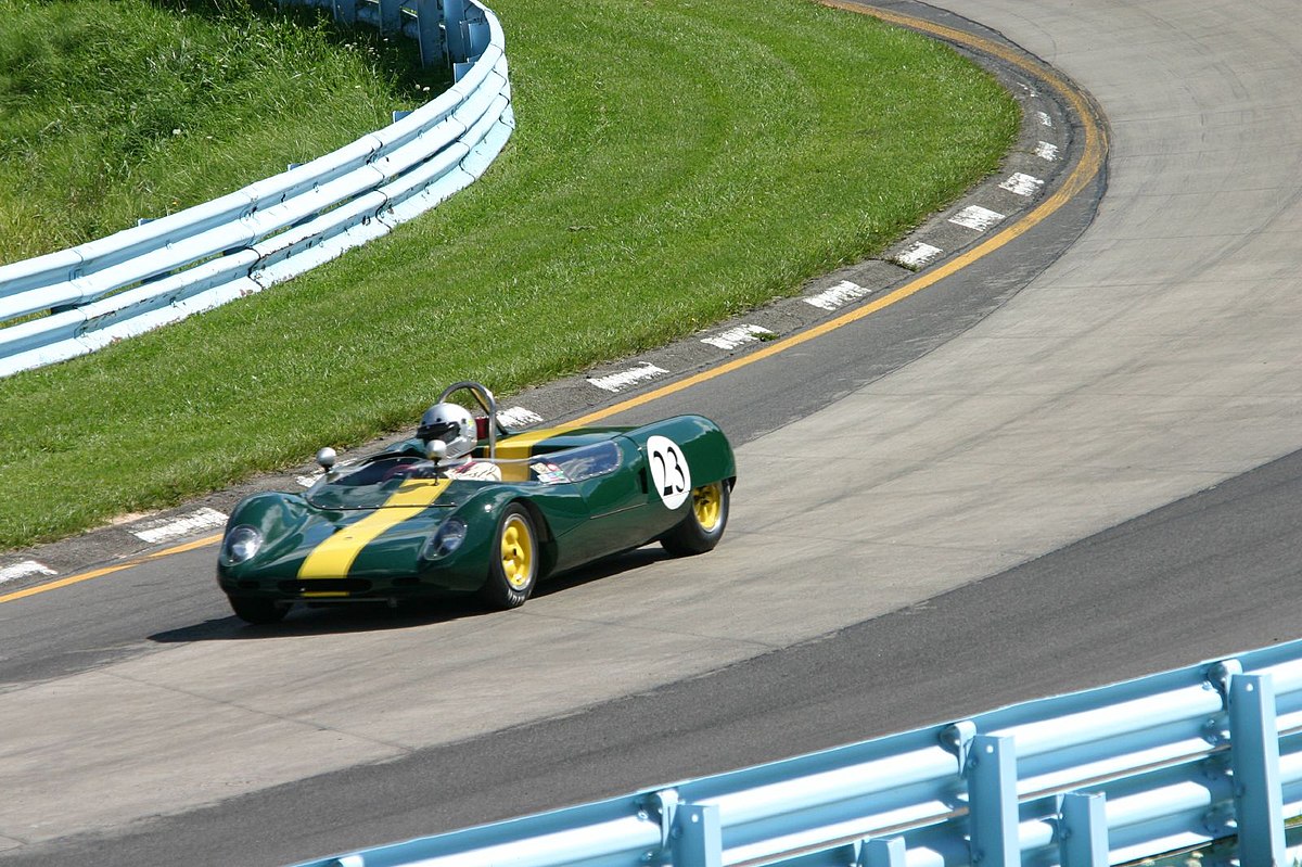 Lotus 23B sur circuit