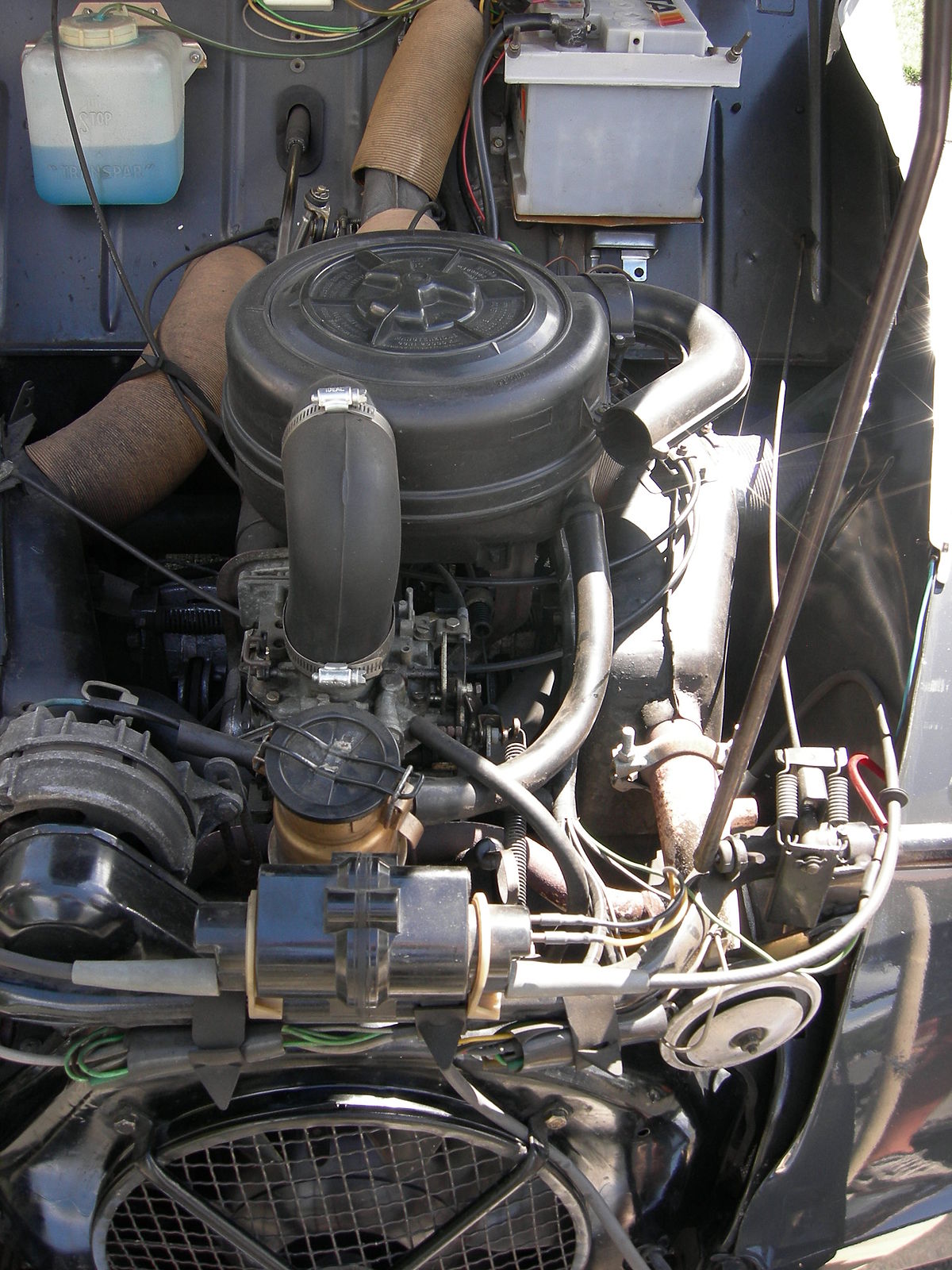 Vue générale d'un moteur de 2CV (modèle 1974)