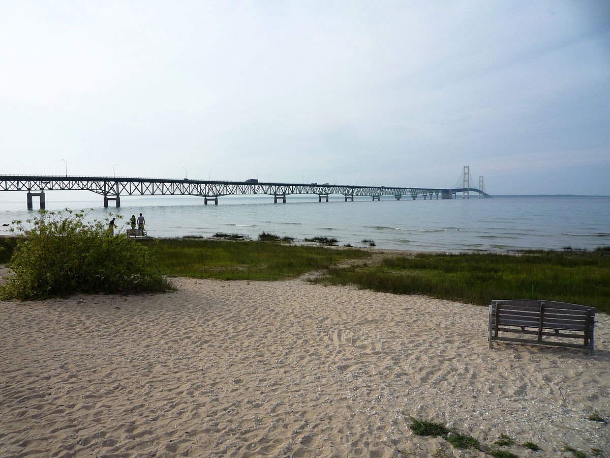 2009-0618-MackinawCity-MackinawBridge.jpg