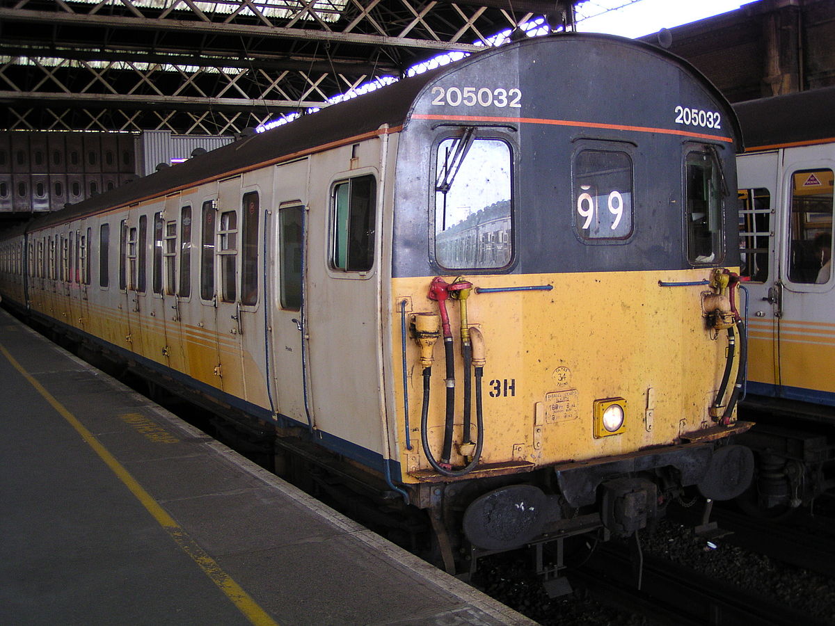 Rame classe 205 n° 205032 de Southern à London Bridge.