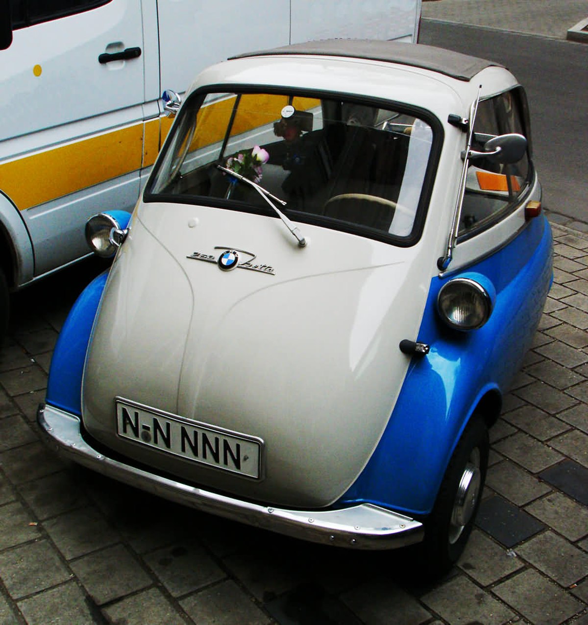 la BMW 250 Isetta