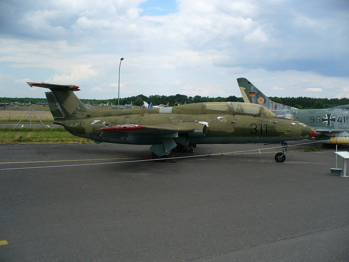 Aero L-29 Delfin Berlin2006.jpg