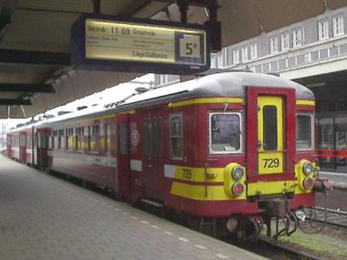 Rame automotrice électrique modèle AM73 de la SNCB